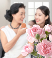 想給49歲母親買一份重疾險(xiǎn)，應(yīng)該考慮哪些方面？